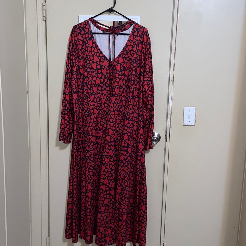 SHEIN Black Maxi Dress w/Red Hearts. Size 4XL.